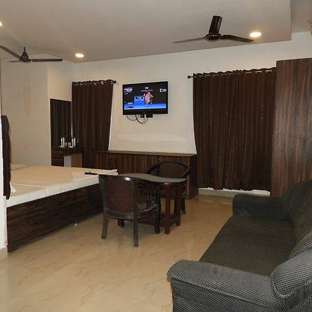 Hotel Lions India Chennai Bagian luar foto